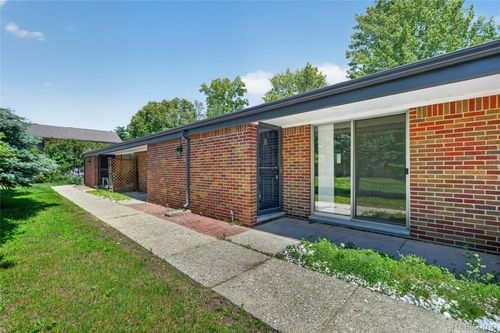 8-48770 Shelby Road, Shelby Charter Township, MI, 48317 | Card Image