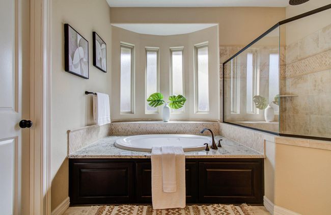 5719 Avon Landing Ln, House other with 5 bedrooms, 6 bathrooms and 3 parking in Sugar Land TX | Image 27