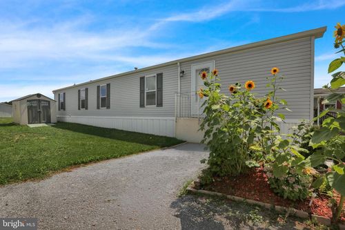 21a-500 Houtztown Rd, MYERSTOWN, PA, 17067-2123 | Card Image