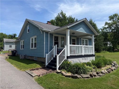 17835 Chillicothe Rd, Chagrin Falls, OH, 44023-4842 | Card Image