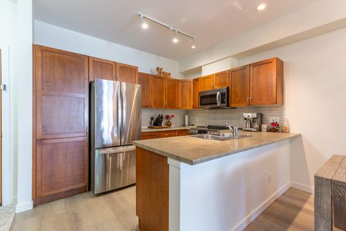 202-33318 Bourquin Cres E, Abbotsford, BC, V2S0A6 | Card Image