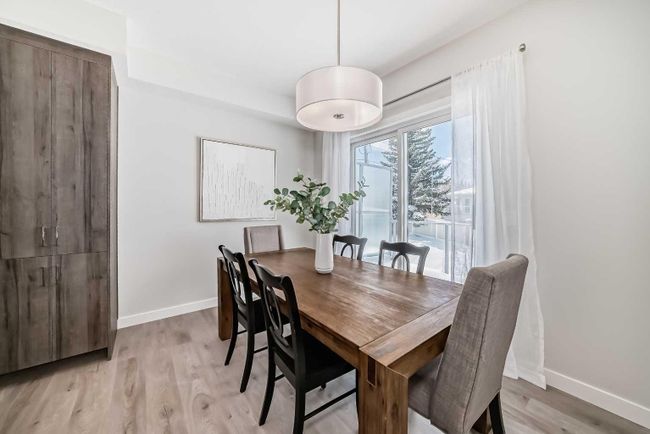 408 Shawnee Square Sw, Home with 3 bedrooms, 2 bathrooms and 3 parking in Calgary AB | Image 11
