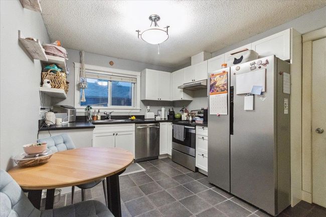 11941 Hood Street, Home with 5 bedrooms, 2 bathrooms and null parking in Maple Ridge BC | Image 4