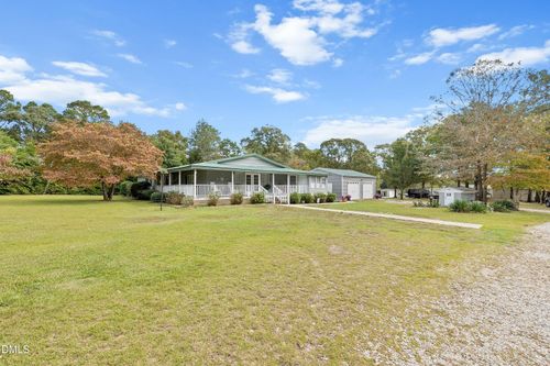 688 John Lee Rd, Dunn, NC, 28334-8147 | Card Image