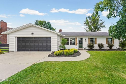 153 Thomas Dr, Fremont, OH, 43420-9612 | Card Image