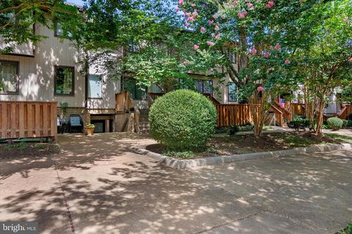 123-1722 Westwind Way, MCLEAN, VA, 22102-1606 | Card Image