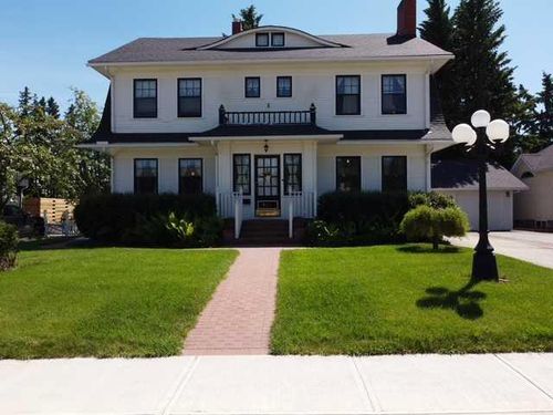 5331 51 Ave, Lacombe, AB, T4L1N5 | Card Image