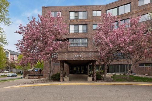 103w-2275 Youngman Ave, Saint Paul, MN, 55116-4405 | Card Image
