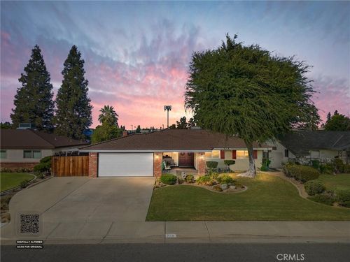 208 Glen Oaks Dr, Bakersfield, CA, 93309-2567 | Card Image