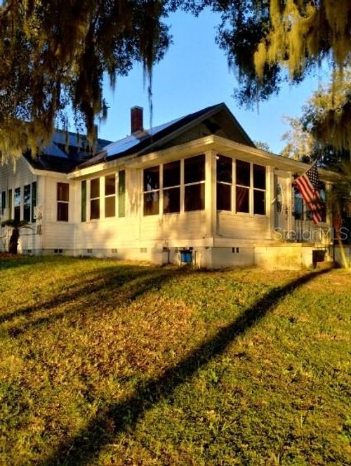 305 Lakeside Ave, Umatilla, FL, 32784-7414 | Card Image