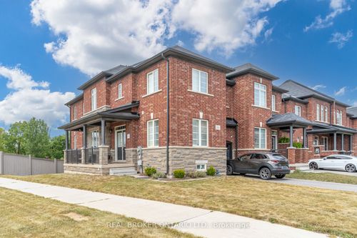 301 Humphrey St, Hamilton, ON, L8B1X4 | Card Image