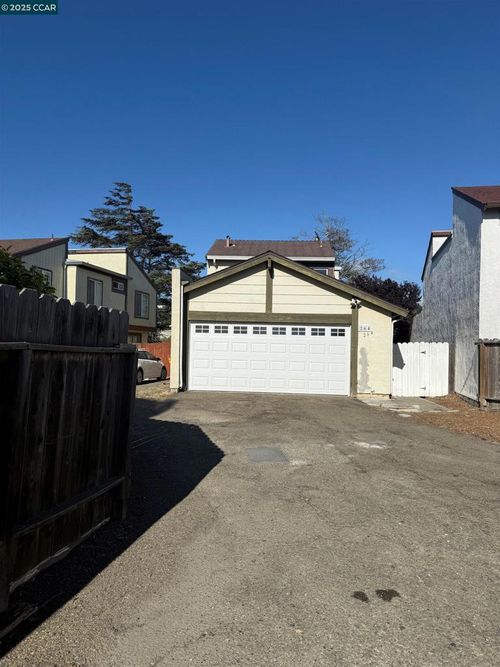 264 S 47th St, Richmond, CA, 94804-3422 | Card Image
