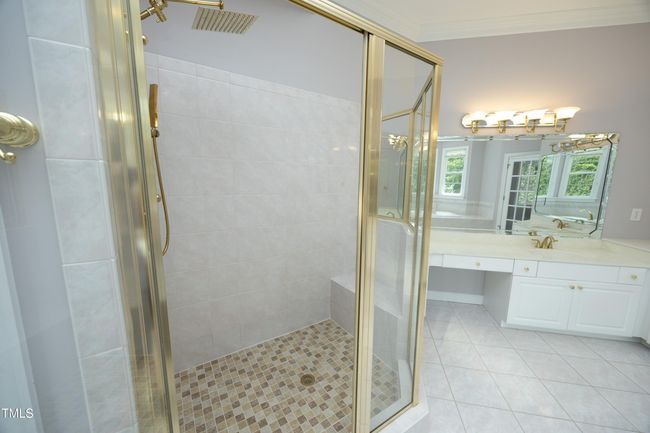 29Shower | Image 30