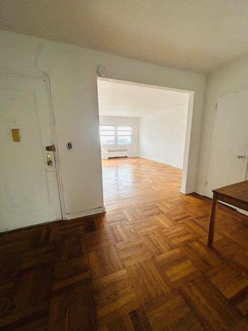 apt-2e-325 Shore Rd, Long Beach, NY, 11561-4329 | Card Image