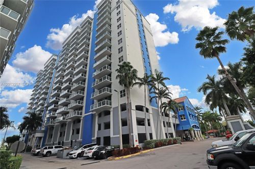 601-5085 Nw 7th St, Miami, FL, 33126-3453 | Card Image