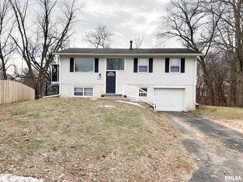 2230 N Winnebago Ct, Peoria, IL, 61614-3816 | Card Image