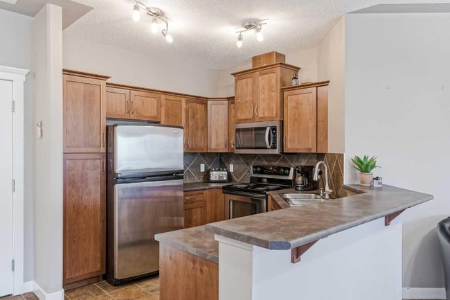 437 - 20 Discovery Ridge Close Sw, Home with 2 bedrooms, 2 bathrooms and 1 parking in Calgary AB | Image 9