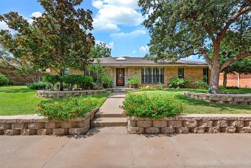 3902 Crestgate Ave, Midland, TX, 79707-2713 | Card Image