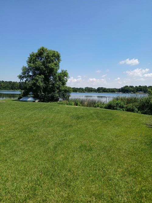 295 Lane 301 Barton Lk, Fremont, IN, 46737-9396 | Card Image