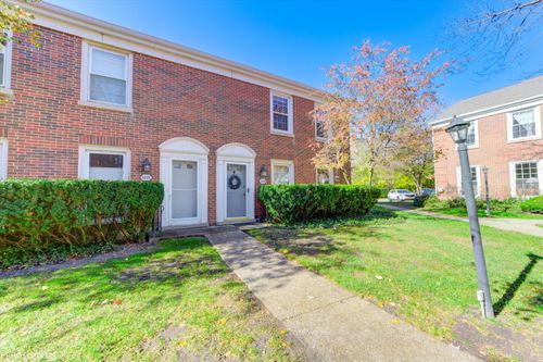 1429 Pebblecreek Dr, Glenview, IL, 60025-2029 | Card Image