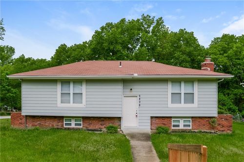 6808 Nw Victor Dr, Kansas City, MO, 64152-2564 | Card Image