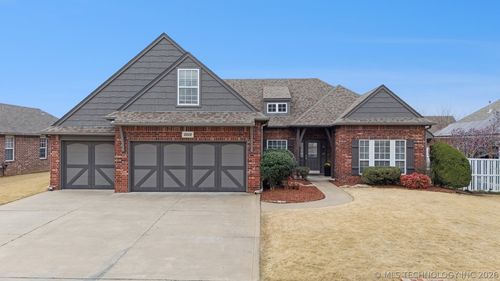 2212 N 12th Pl, Broken Arrow, OK, 74012-9253 | Card Image