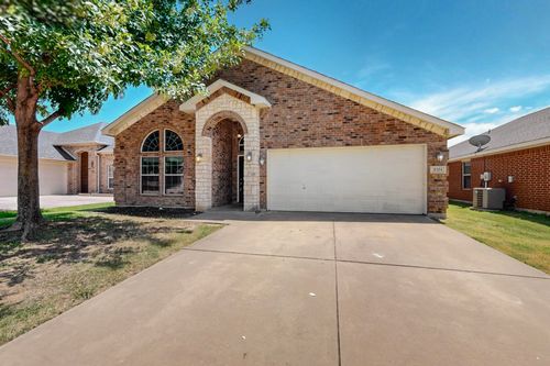 8324 Winter Falls Trl, Hurst, TX, 76053-7451 | Card Image