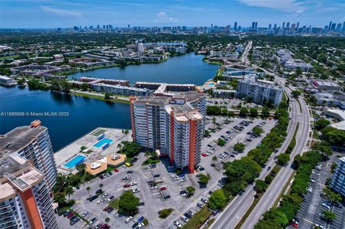202e-1351 Ne Miami Gardens Dr, Miami, FL, 33179-4770 | Card Image