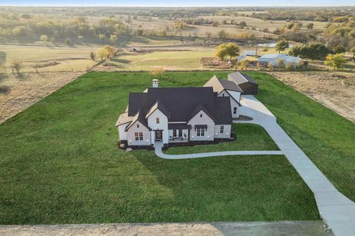 711 Hummingbird Ln, Justin, TX, 76247-2605 | Card Image