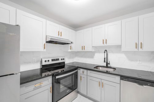 apt-203-280 Collins St, Hartford, CT, 06105-1511 | Card Image