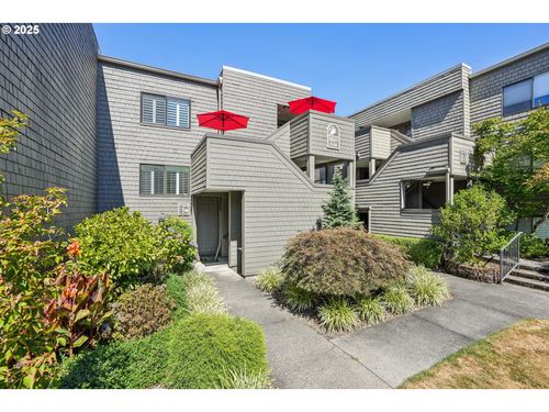 5-5620 S Riverside Ln, Portland, OR, 97239-5946 | Card Image