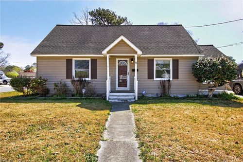 83 Wyoming Ave, Portsmouth, VA, 23701-2506 | Card Image