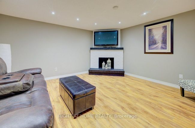 34 Langston Dr, House attached with 5 bedrooms, 3 bathrooms and 2 parking in Brampton ON | Image 26