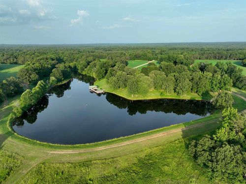 901 Duck Pond Rd, Holly Springs, MS, 38635-8174 | Card Image