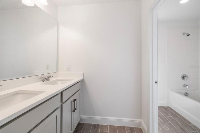 Hall Bath | Image 10