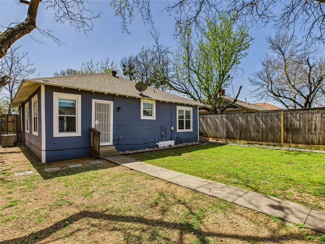 927 Centre St, House other with 3 bedrooms, 2 bathrooms and null parking in Dallas TX | Image 13