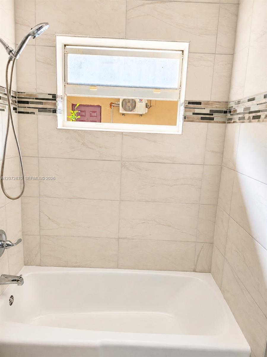 Residential Lease in Pompano Beach 5