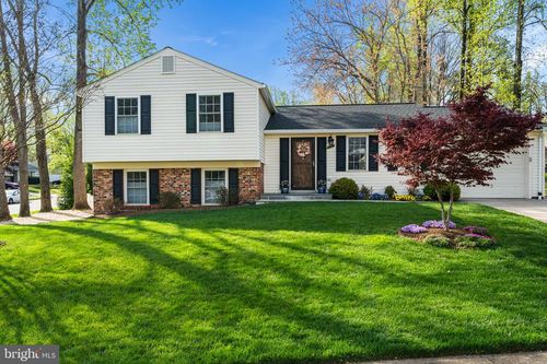 9219 Claytonia Ln, ANNANDALE, VA, 22003-4024 | Card Image