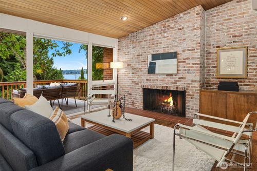 4148 Boulevard Place, Mercer Island, WA, 98040 | Card Image