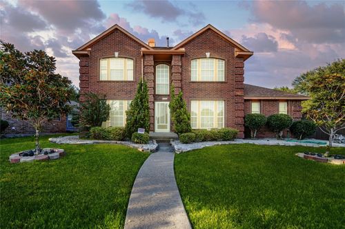 2702 Crosslands Dr, Garland, TX, 75040-3836 | Card Image