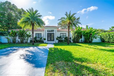 930 Ne 108th St, House other with 4 bedrooms, 2 bathrooms and null parking in Biscayne Park FL | Image 3