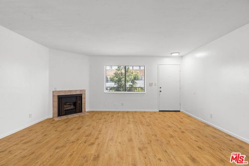 105-3939 Moore Street, Los Angeles, CA, 90066 | Card Image
