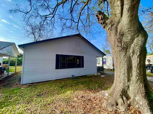 1113 Railroad St, Silsbee, TX, 77656-3943 | Card Image