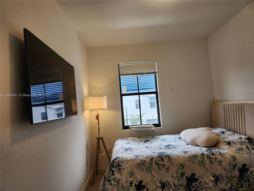 880-880 Nw 3rd Way, Pompano Beach, FL, 33060-8892 | Card Image