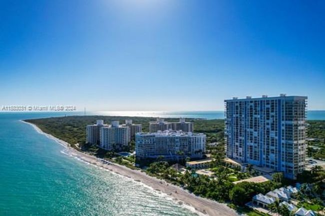 APT-23B - 881 Ocean Dr, Condo with 2 bedrooms, 2 bathrooms and null parking in Key Biscayne FL | Image 32