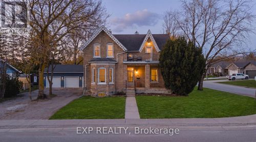 17 Allan Street W, Minto, ON, N0G1M0 | Card Image