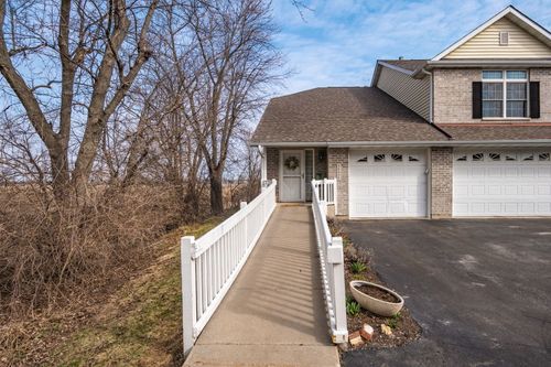 f-3805 S Pointe Dr, DeKalb, IL, 60115-8634 | Card Image