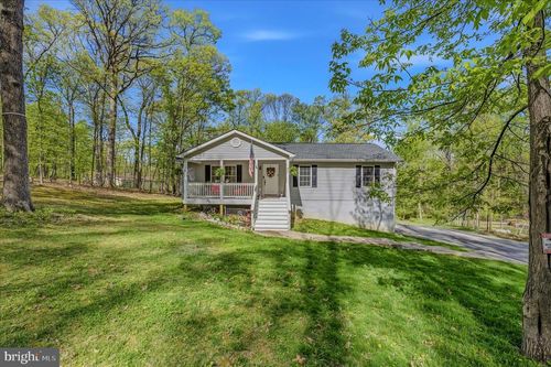 457 Rolling Ln, HARPERS FERRY, WV, 25425-6674 | Card Image