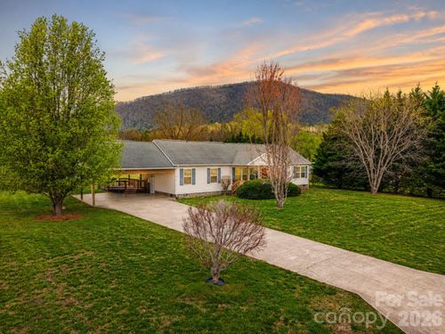 22 Brookfield Ln, Old Fort, NC, 28762-8101 | Card Image