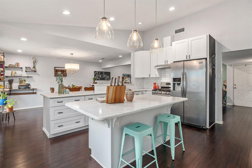 Robin Hill Ln, Garland, TX 75044